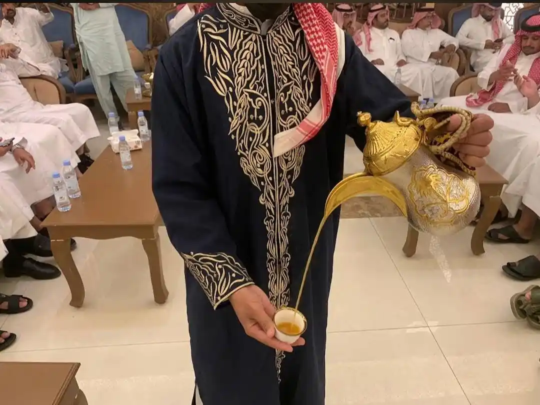 خدمة القهوة العربية الفاخرة